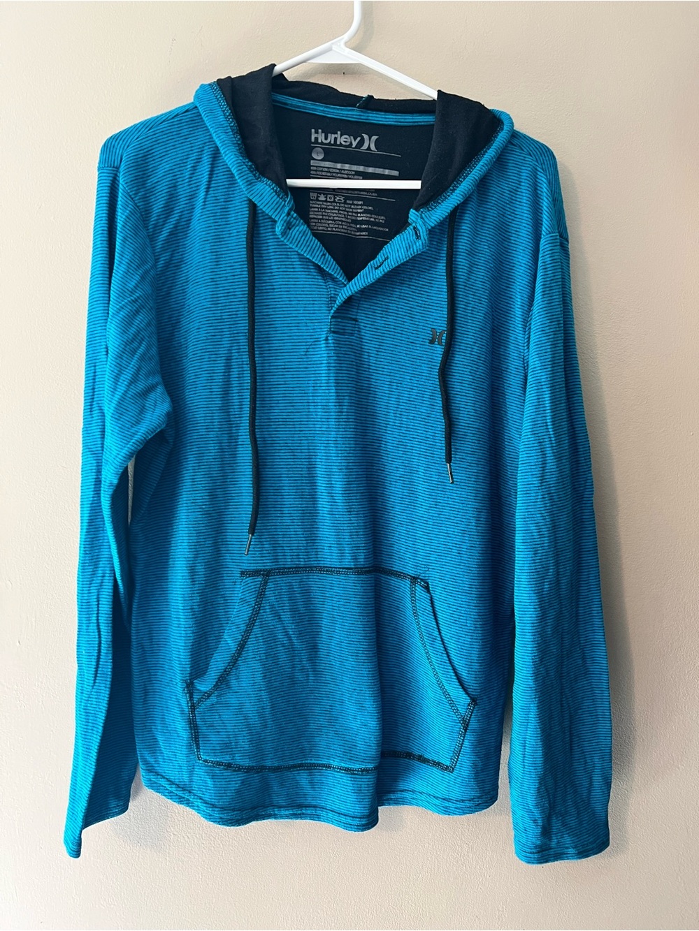 Hurley Men’s Striped Henley Hoodie in blue and teal size L. Lined hood.